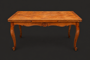 Juego de mesa con extensiones estilo Luis XV y 6 sillas. Francia. Primera mitad del siglo XX.
