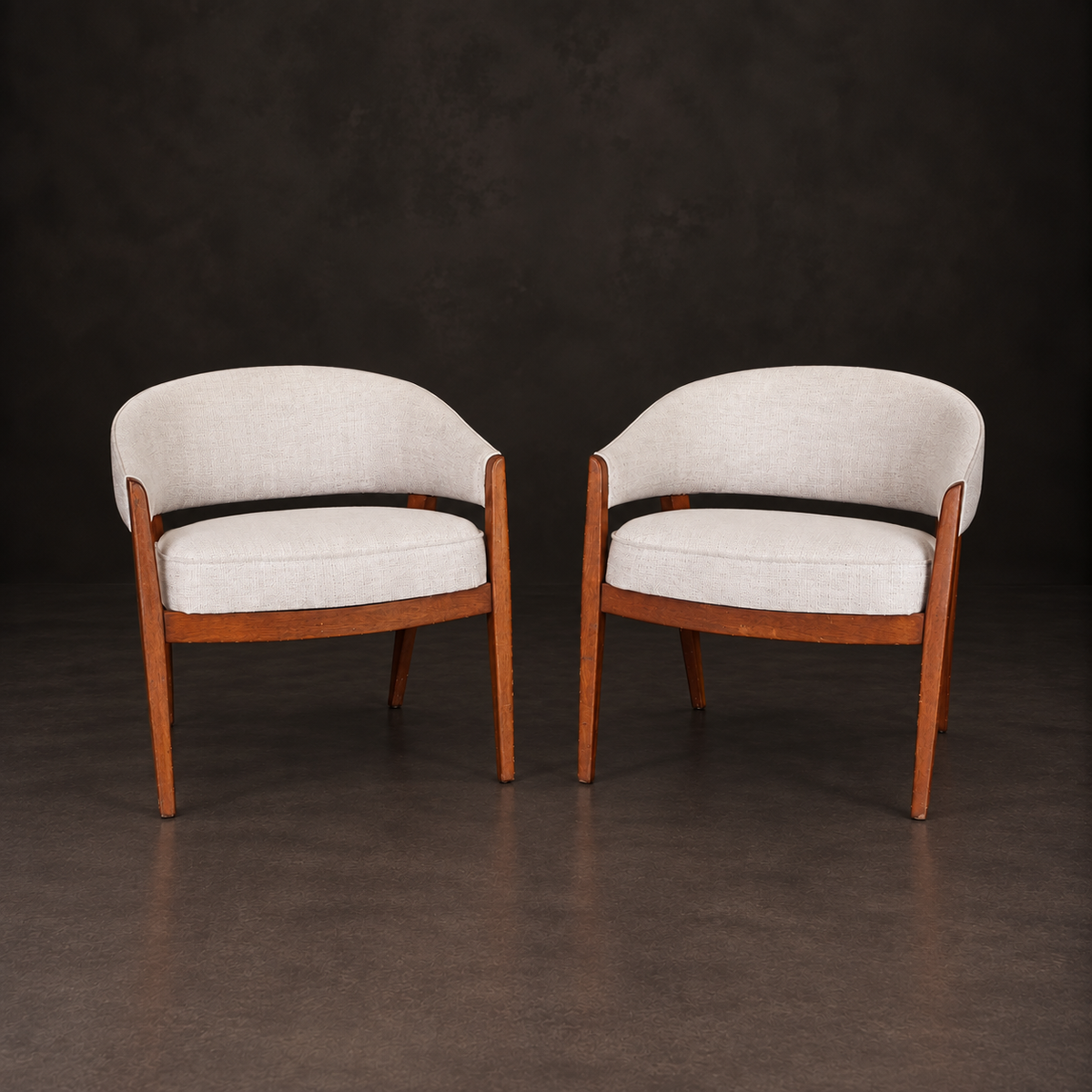 Set de dos sillas Mid Century. Retapizadas. Vintage.