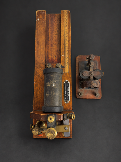 Galbanómetro y llave telegráfica Palmer decorativos Ca. 1910