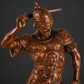 Escultura de guerrero de bronce con tigre con base de mármol negra Siglo XX