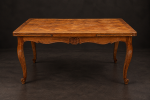 Juego de mesa con extensiones estilo Luis XV y  6 sillas. Francia. Primera mitad del siglo XX. Antigua.